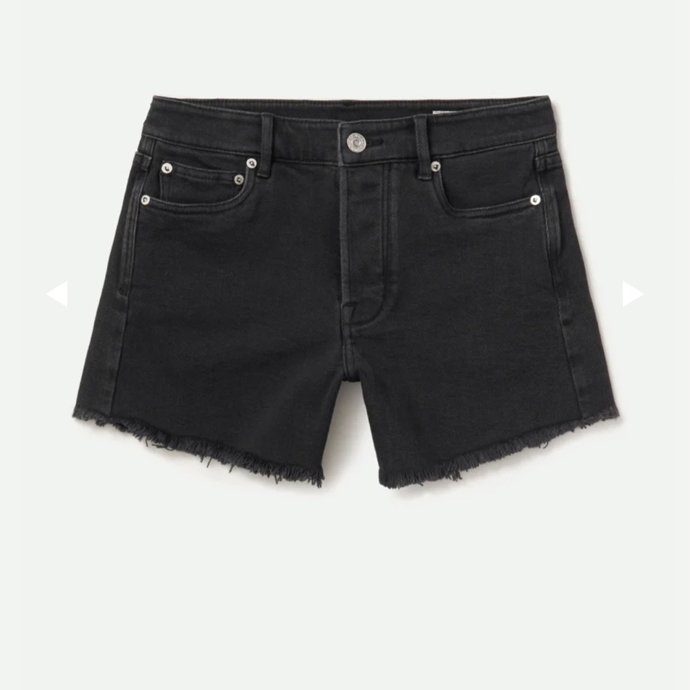 AYR the Juuust Right Short NWOT